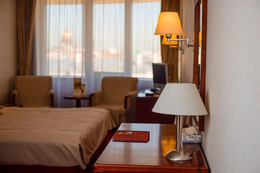 Hotel Ambassador Sankt Petersburg Zewnętrze zdjęcie